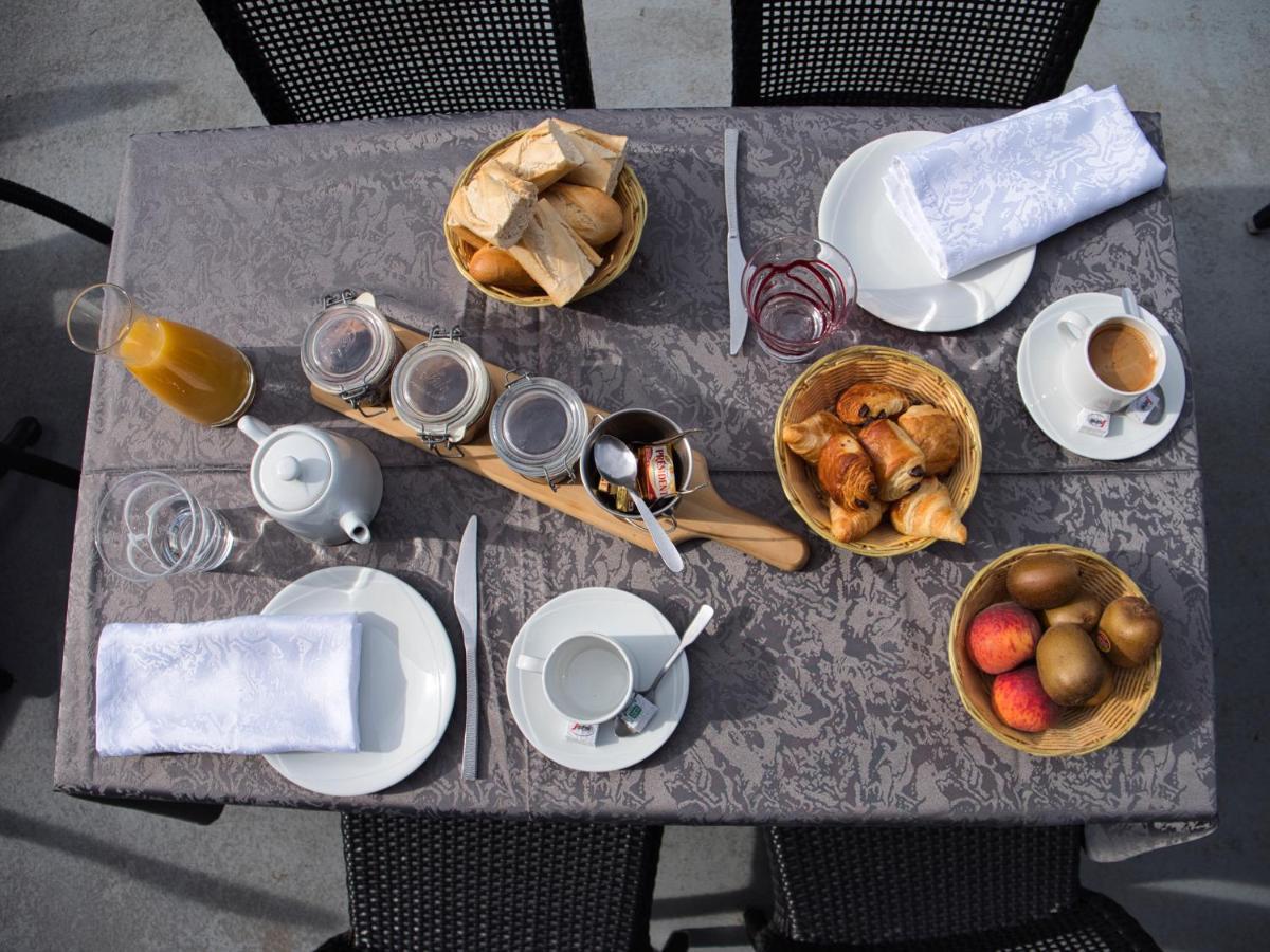 Le Champ Des Lys Hotel Amancey ภายนอก รูปภาพ