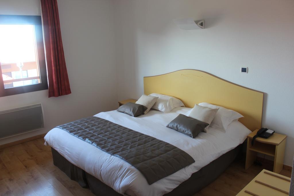 Le Champ Des Lys Hotel Amancey ภายนอก รูปภาพ