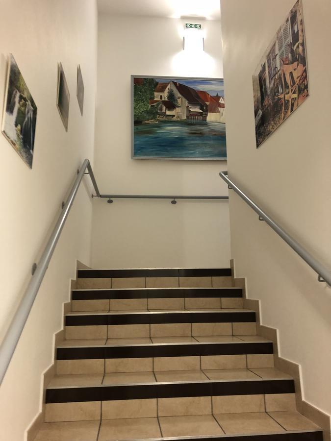 Le Champ Des Lys Hotel Amancey ภายนอก รูปภาพ