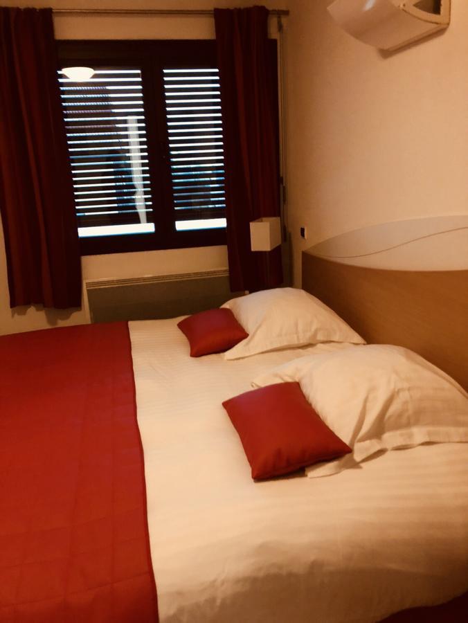 Le Champ Des Lys Hotel Amancey ภายนอก รูปภาพ